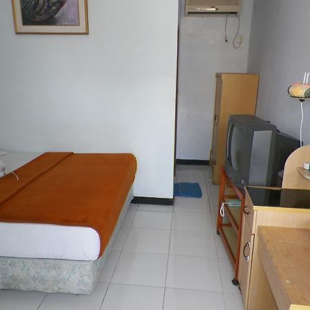Aquarium Hotel Pangandaran Exterior photo