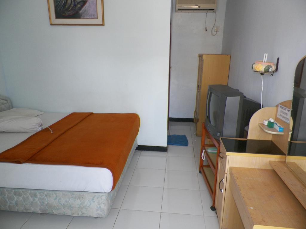 Aquarium Hotel Pangandaran Exterior photo