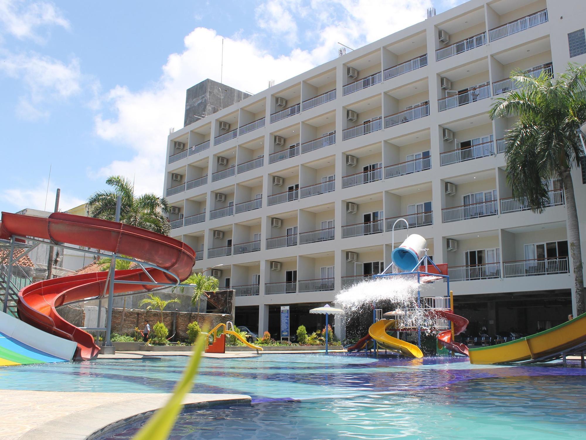 Aquarium Hotel Pangandaran Exterior photo